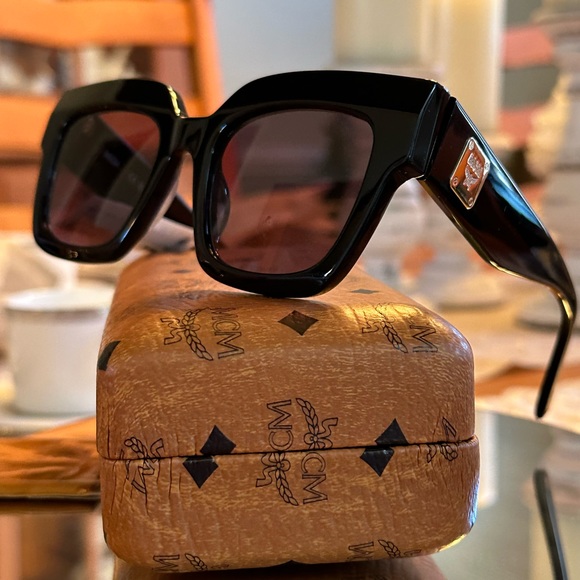 MCM sunglasses NWT! - Picture 7 of 9